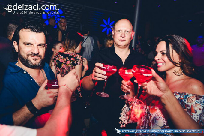 lukas zena nazdravljanje