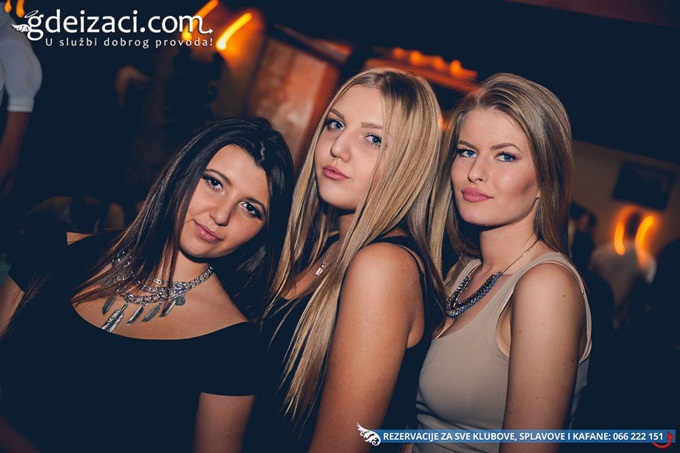 gradska kafana trg casual majcice
