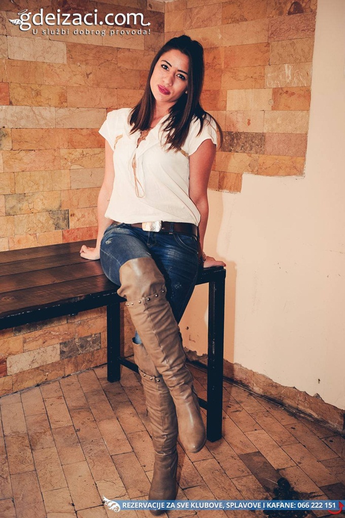 gradska kafana trg urbano