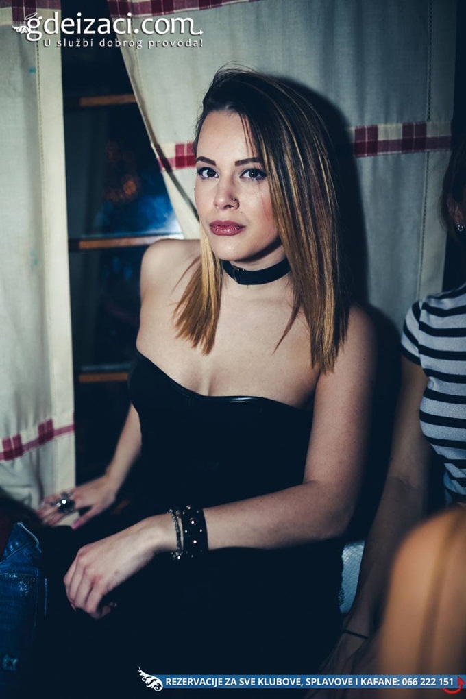 crna haljina kafana stara pesma