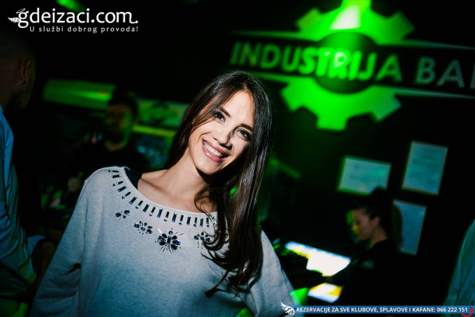 club industrija bar girl