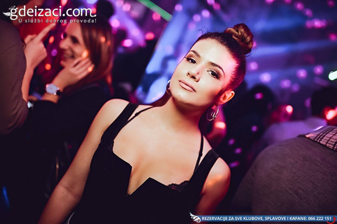 club the bank girl 6