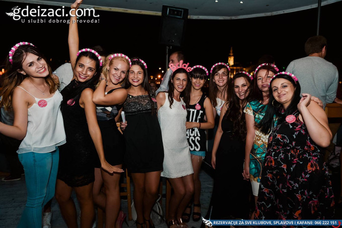 devojacko vece kafana uzbuna 1