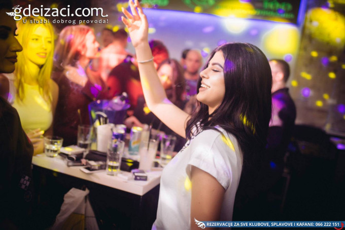 klub the bank devojka tekst