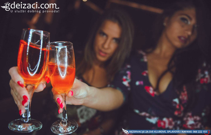 splav bridge devojke