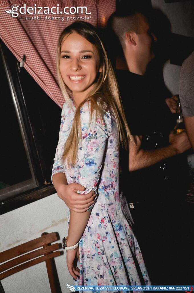 sokace nasmejanadevojka