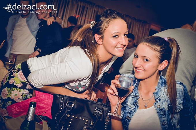 atmosfera 17 fensi kafana