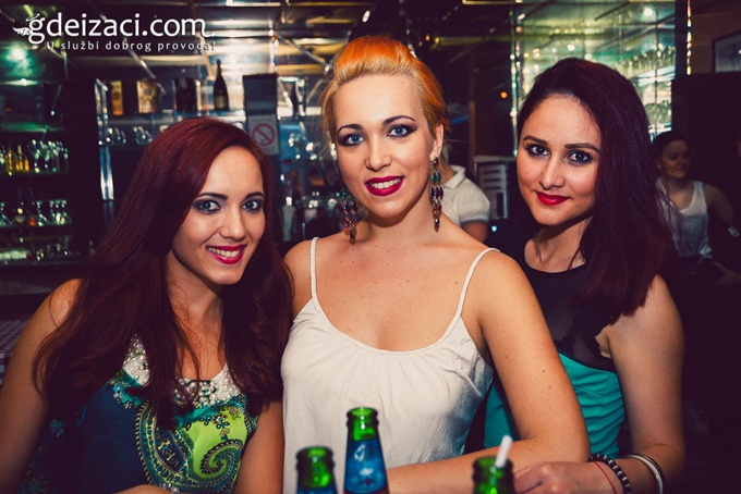 atmosfera kafana sumnjiv moral 1