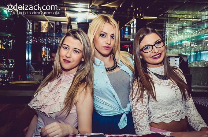 atmosfera kafana sumnjivog morala 40