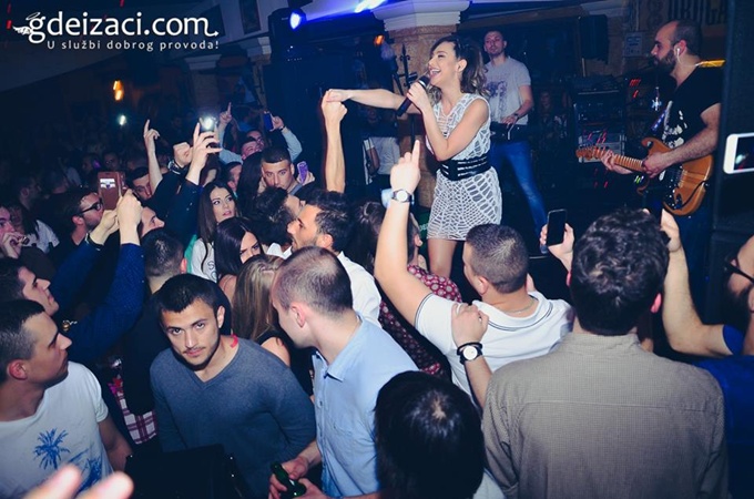 maya berovic gaucosi naslovna