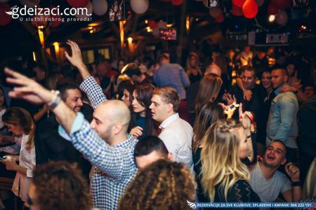 splav hua hua docek nove godine 1