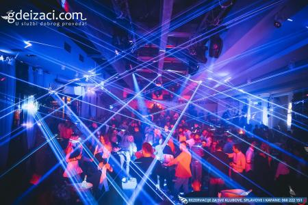 splav play docek nove godine 15