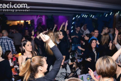 kafana jos ovu noc naslovna 30