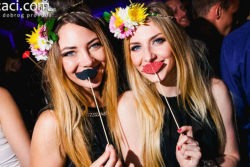 port devojke cvetici