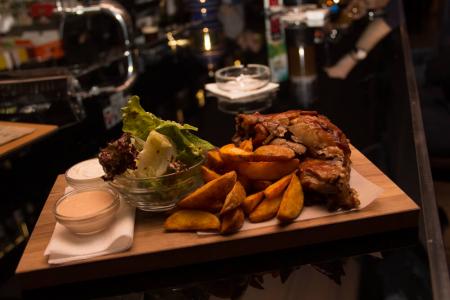 square five sports pub 9