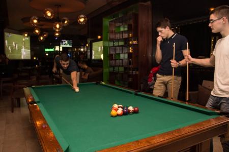 square five sports pub 12