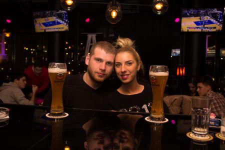 square five sports pub 5