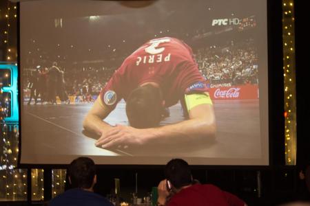 square five sports pub 8