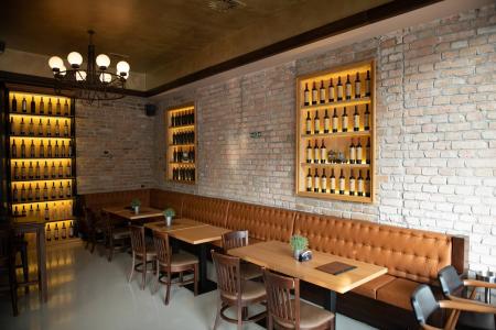 kolonija gastro pub 1