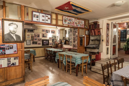 kafana pavle korcagin enterijer 1